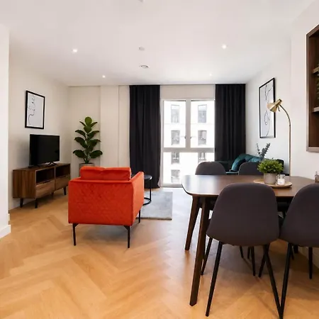 The Pullman - Stylish By Station & Walls Apartamento